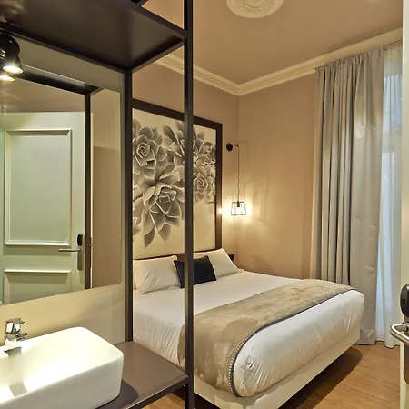 Hostal Central Barcelona-2