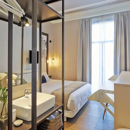 Hostal Central Barcelona-3